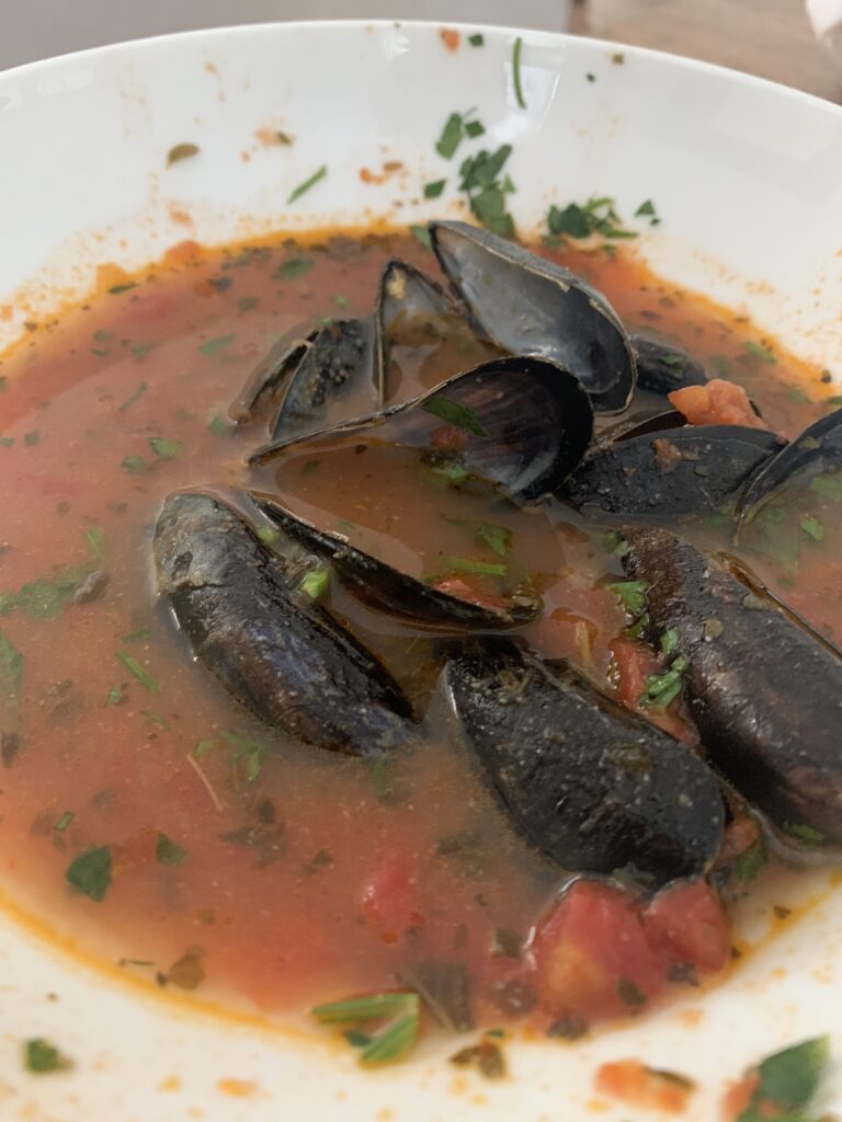 Mosselen Sardinië: heerlijk recept met frisse tomatensaus